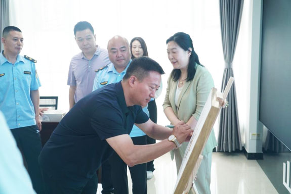 青岛高新区举办-2025-年低碳日活动-政企联动共筑绿色发展新生态741.jpg